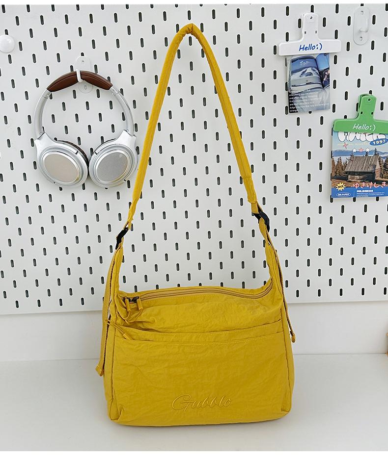 Lightweight Large-Capacity Shoulder Bag Women'S Casual Nylon Cloth Commuter Storage Daily Versatile Messenger Bag