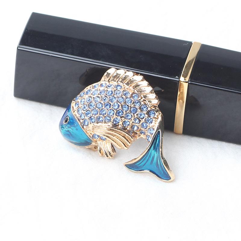 Fashion And Exquisite High -End Corsage Koi Rhinestone Brooch Pin Coat Suit Carp