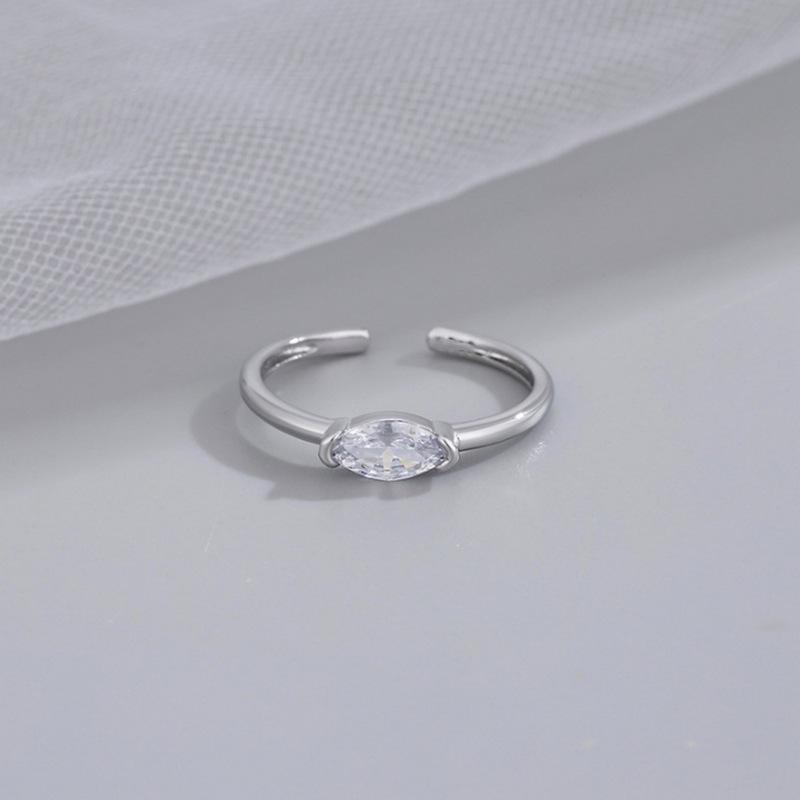 

Женское кольцо с цирконом огранки «ромб маркиз»: Роскошный нишевый дизайн, простое кольцо, кольцо на мизинец - стильное и уникальное.