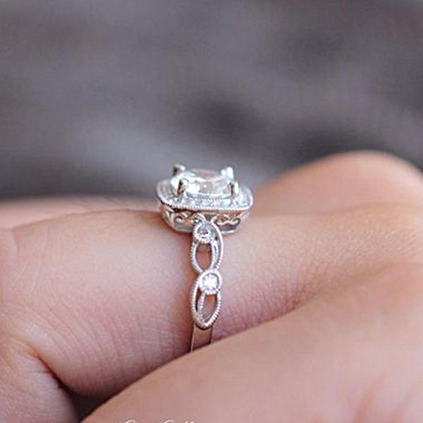 Ball Flower Vine Gorgeous Chinese Style Female Imitation Diamond Ring Marriage Proposal Group Inlaid Square Stone Carat Ring
