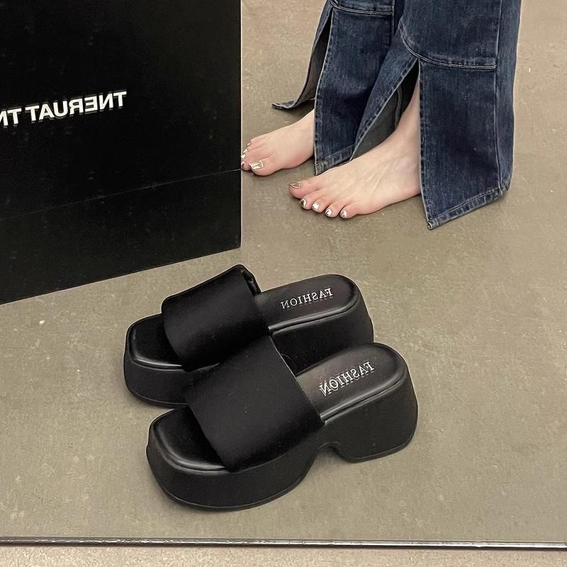 Home indoor non-slip and deodorant cool slippers women's summer wear 2025 new seaside beach shoes heightening sandals women