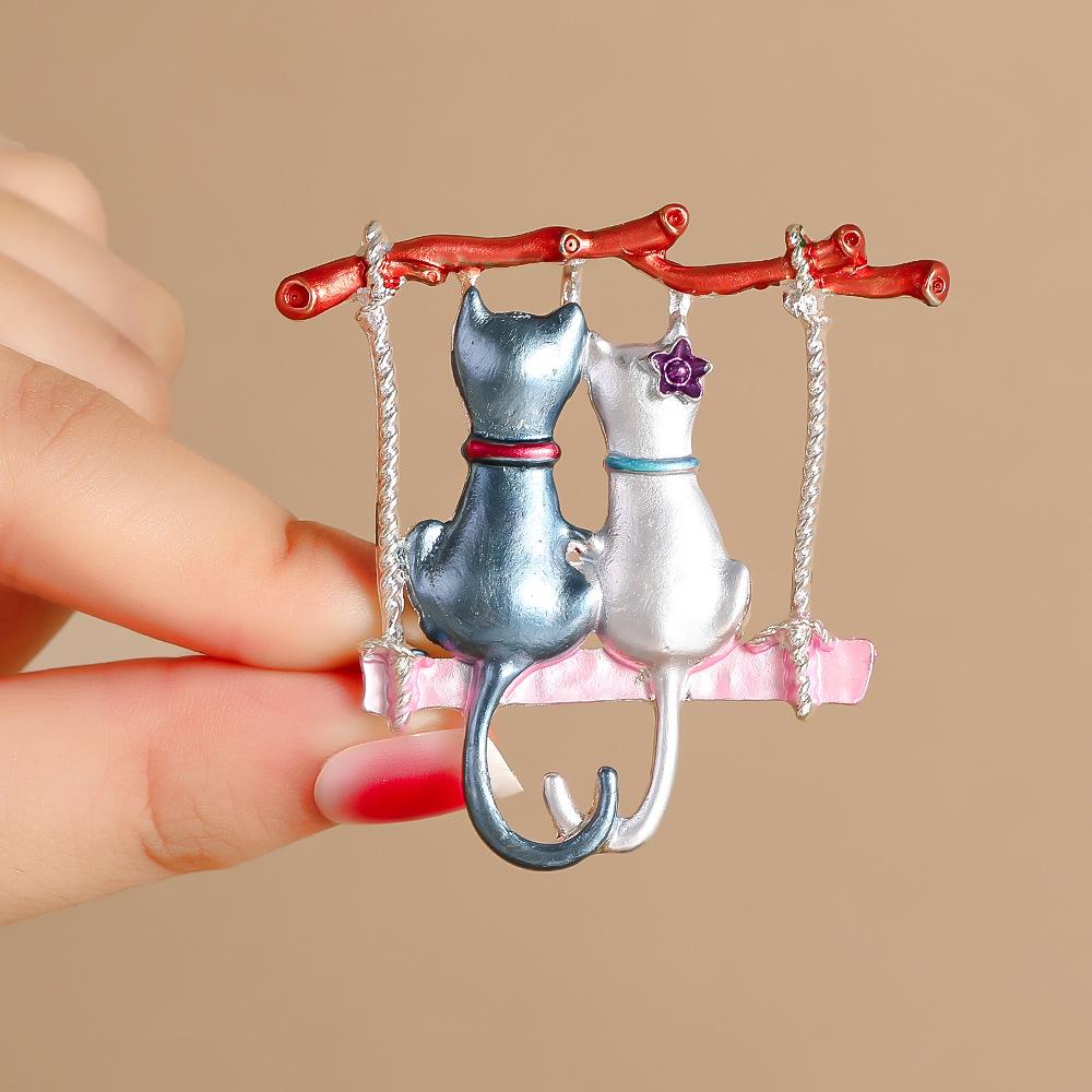 Rhinestone Love Kitten Brooches for Women Unisex Enamel Animal Pin Cat Lapel Pins Office Party Friend Gifts Jewelry Accessories