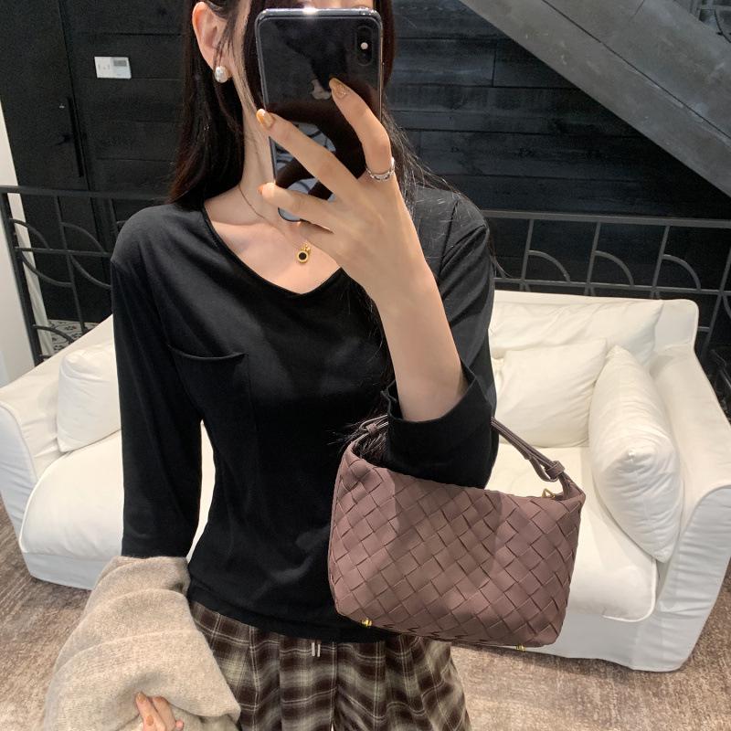 Korean High-End V-Neck Loose Long-Sleeve Women's T-Shirt, Autumn/Winter 2025