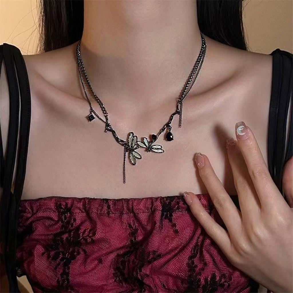 Dragonflys Charm Necklace Unique Clavicle Chain Adjustable Length Neckchain Fashion Choker Accessory for Trendsetters