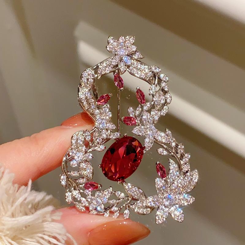 SKEDS Elegant High-end Crystal Calabash Brooch Pin For Women Girls Fashion Exquisite Rhinestone Shining Boutique Badges Corsages красный