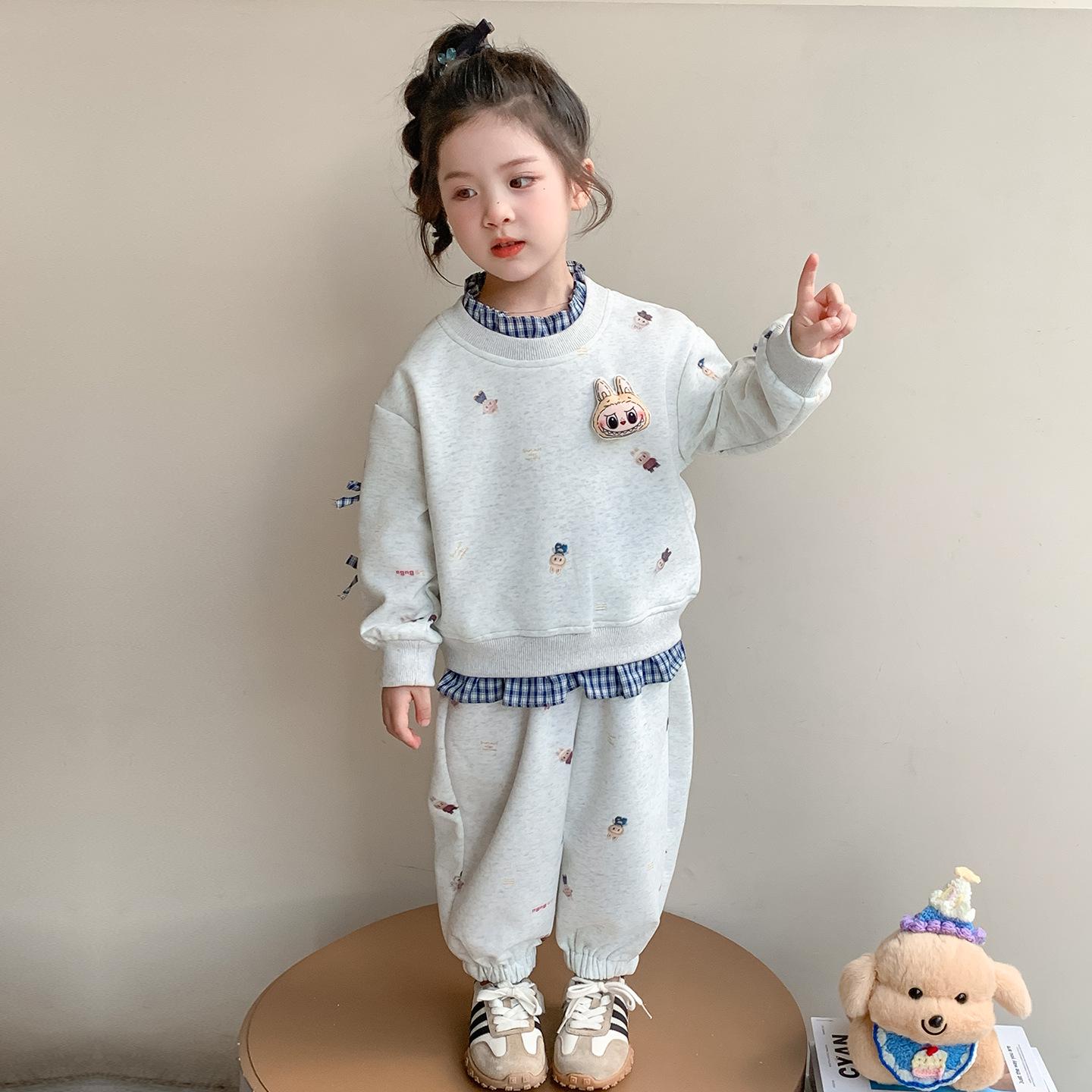 

2025 Girls Cartoon Fashion Two-Piece Set - Trendy Autumn Style for Kids 120 cm