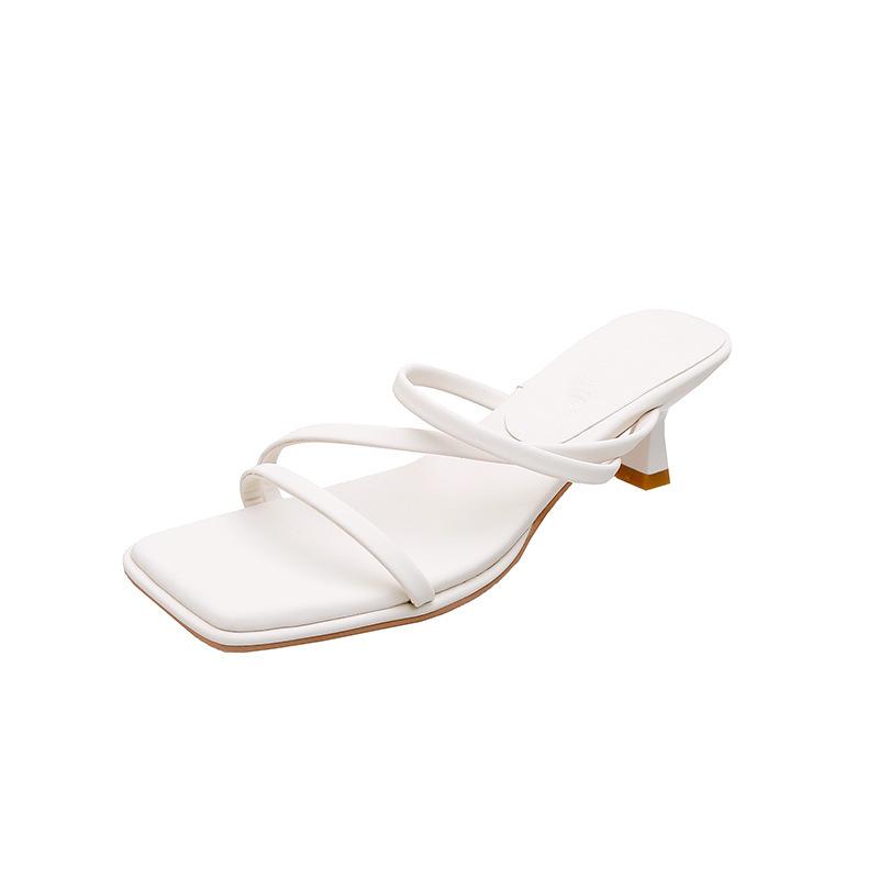 

Sheepskin version~ Temperament square head transparent word with open toe middle heel sandals female summer leather 40