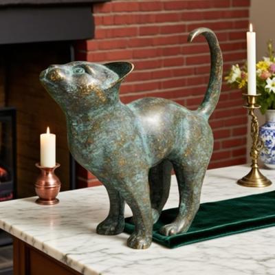 Retro Cat Figurine Resin Cat with Butterfly Statue Indoor Outdoor Artistic Cat Sculpture for Bookshelves Gardens Offices Decoration