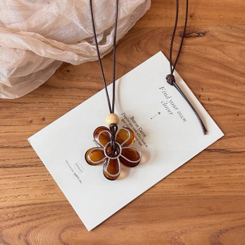 Trendy Resin Flower Pendant Long Rope Chain Necklace For Women Summer Travel Vacation Aesthetic Charm Jewelry Accessories
