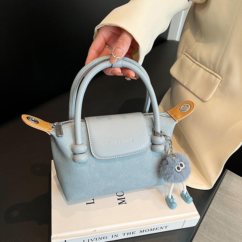 Korean Version Niche Design Single Shoulder Handbag Women's Bag 2025 New Trend High Sense Messenger Small Bag Dumpling Bag