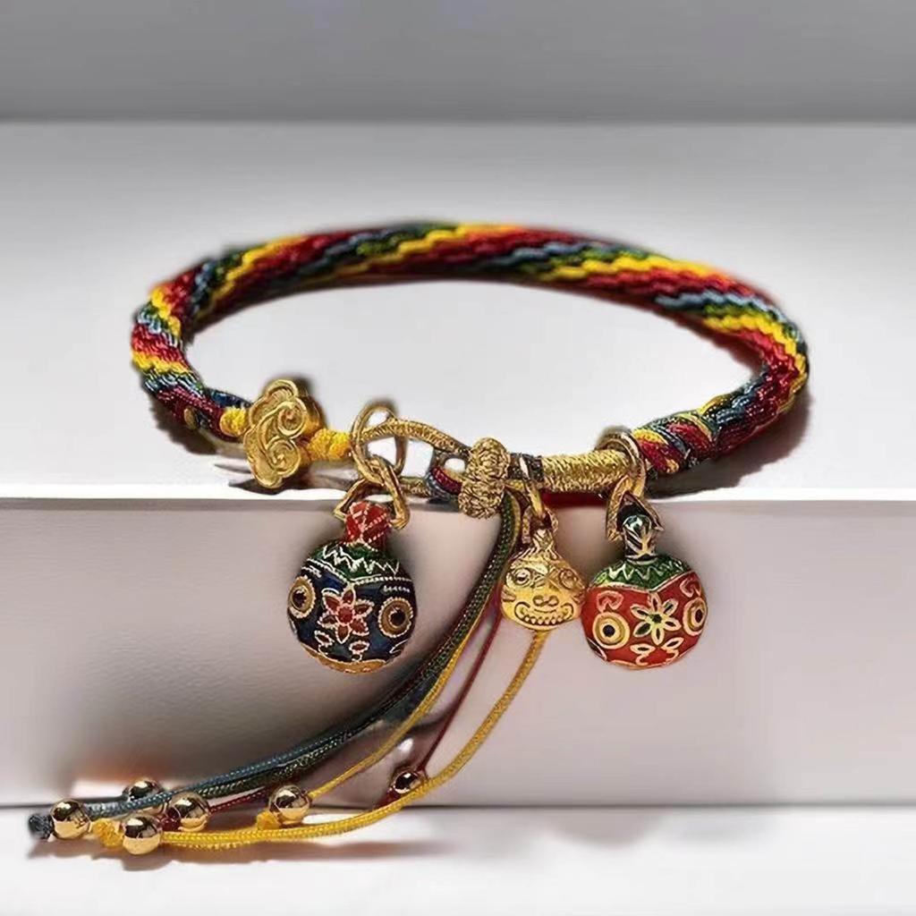 Unique and Stylish Knitting Hand String Lightweight Wristband Colorful Knitting Bracelet with Delicate Pendant for Women