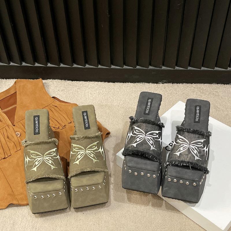 Fashion 2025 New Summer Women's Gothic Thick-soled Slippers Denim Fashion Metal Design Fashion Rivet Slip-on Punk Sandals Women Slippers