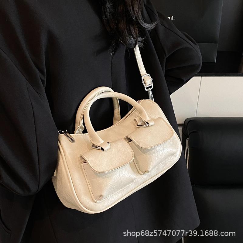 Simple casual portable small square bag 2025 new Korean version high-end fashion shoulder bag niche design messenger bag