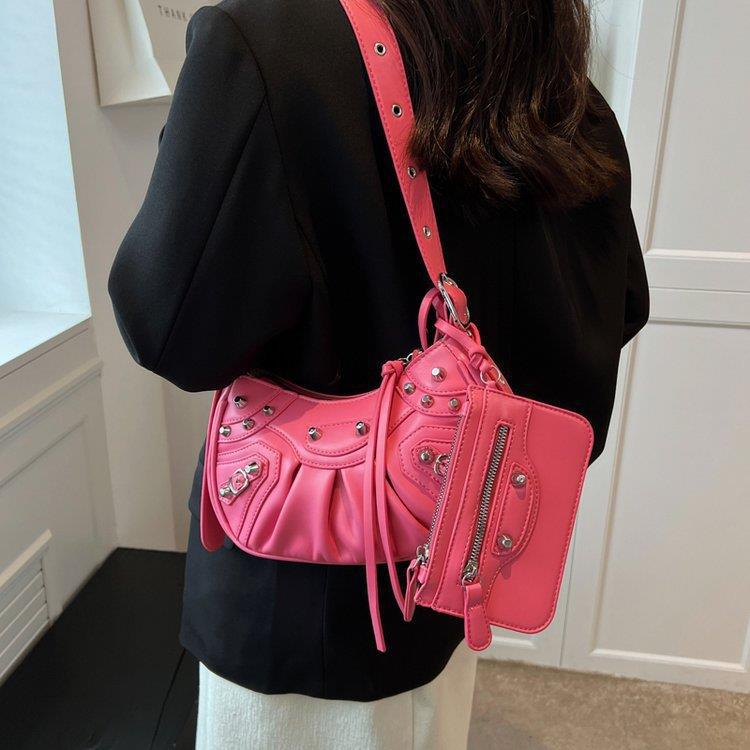 Shangxin Tang Yan same bag underarm pleated crescent bun mother shoulder bag retro rivet locomotive bag