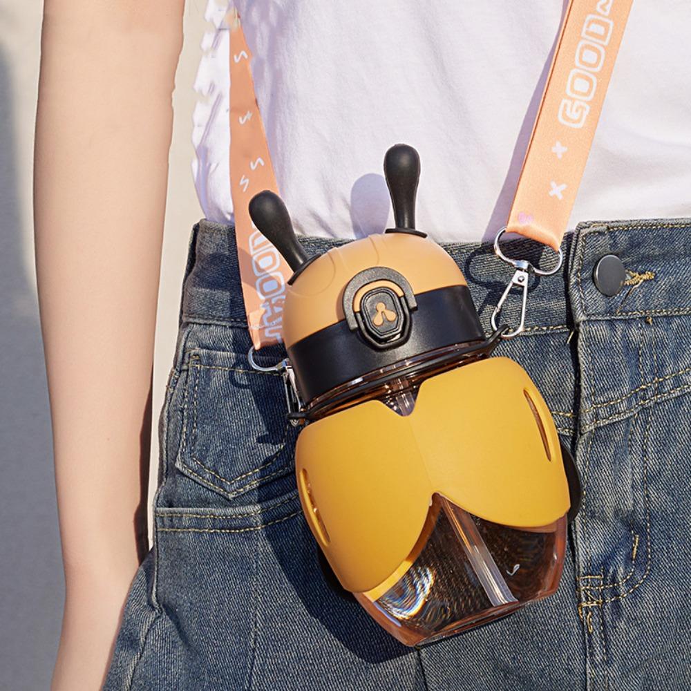 Cartoon Little Bee Water Cup Plastic Water Bottle Convenient Tea Kettle  Fitness