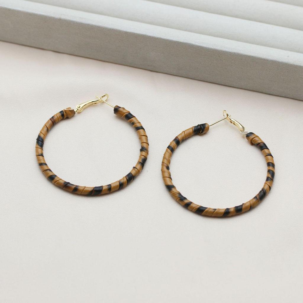 Exquisite Retro Leopard Print Hoop Earrings: 925 Silver Needle High-End Autumn/Winter Fashion