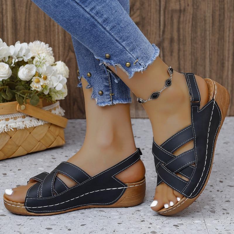Women's Plus Size Euro American Wedge Sandals Solid Color Fish-Mouth Buckle