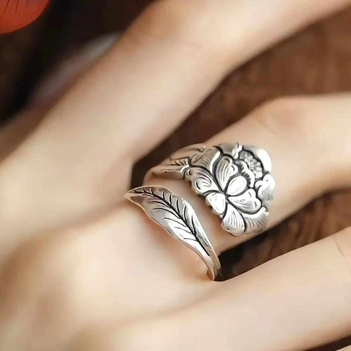Elegant Retro Chinese Peony Adjustable Ring for Women - Versatile and Trendy Open Adjustable