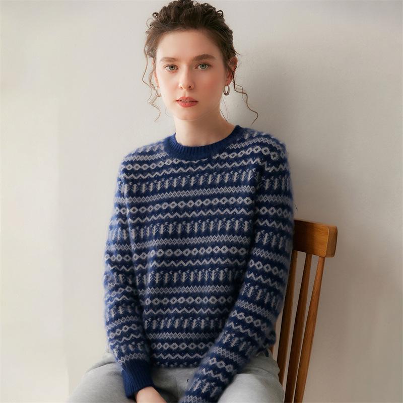 Women's Striped Jacquard Cashmere Sweater - Loose, Slimming Round Neck for Autumn/Winter 2026
