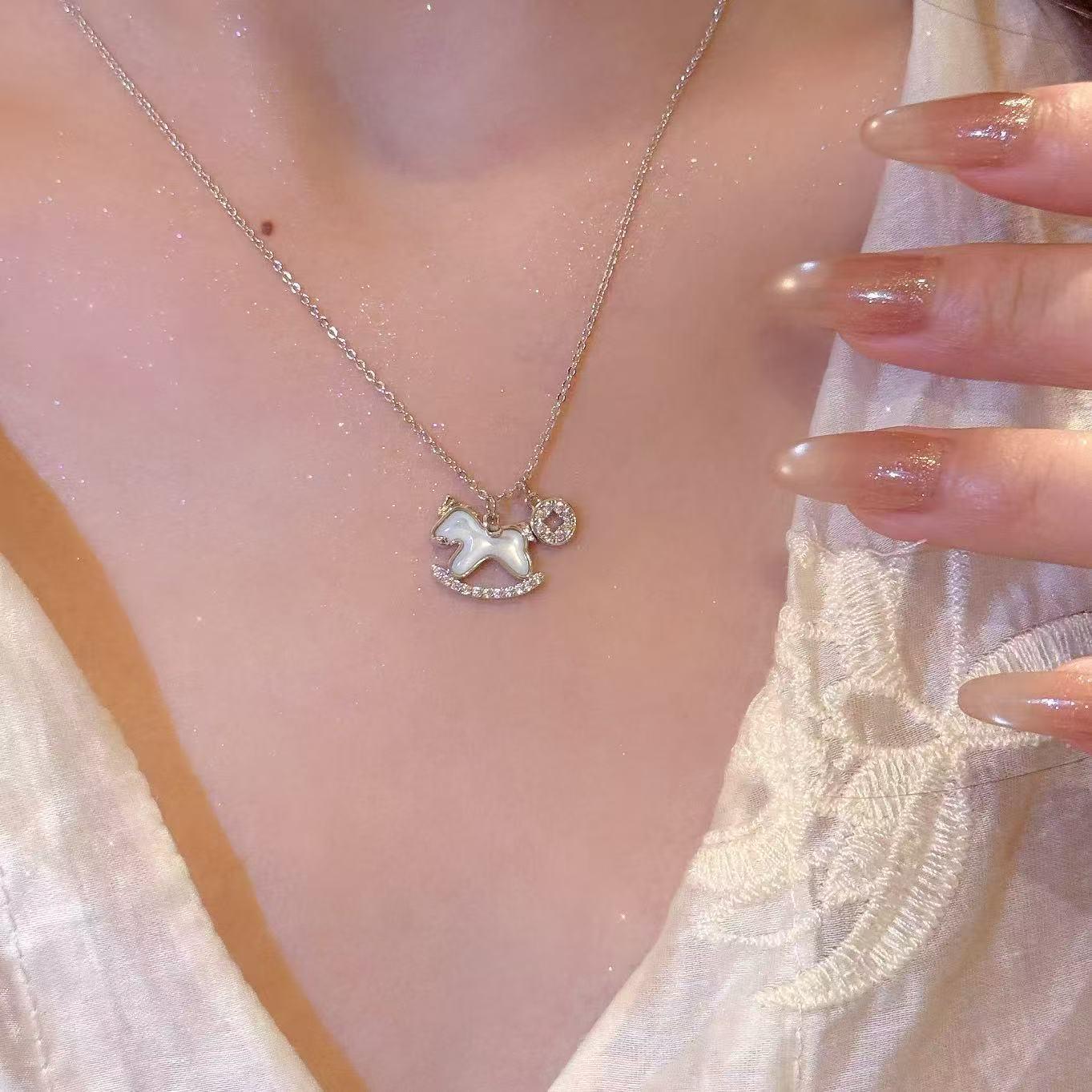 Zirconium Mother-of-Pearl Zodiac Little Horse Necklace - Elegant Chinese Style Clavicle Chain
