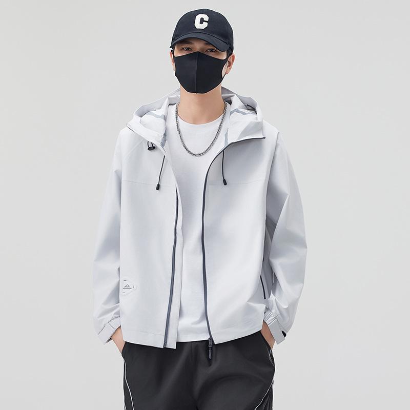 

Весна и осень Новая американская функциональная трехзащитная повседневная куртка-рубашка для мальчиков Модная брендовая куртка Уличная с капюшоном Приливная 5XL (recommended weight 195-107.5 kg) светло-серый