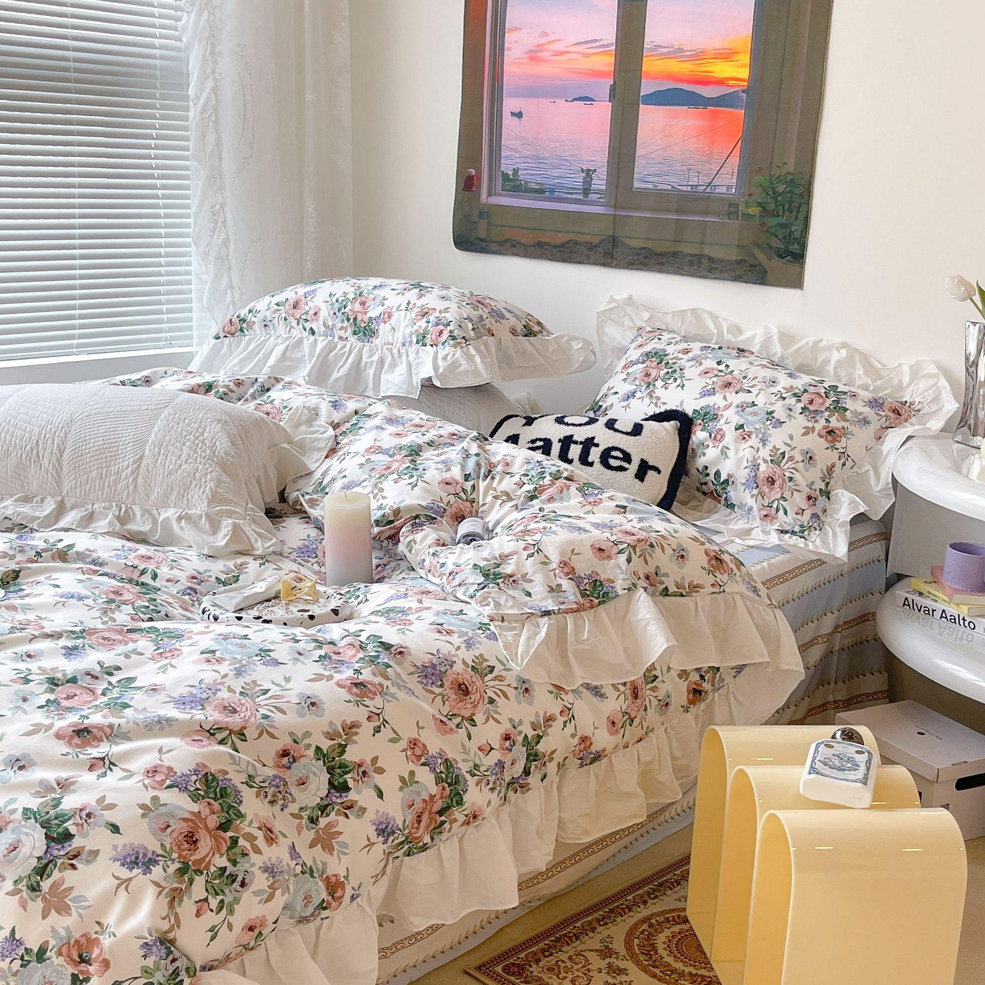 

Ретро Чорно-білий Квітковий Бавовняний Постільний Комплект з Чотирьох Предметів з Французьким Мереживом (Підходить для ліжок 1,5м-1,8м) 1.2m Bed 3-piece Sheet Set (Duvet Cover 160x210cm)