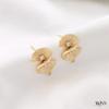 (14k) a pair of 2 ginkgo leaf earrings