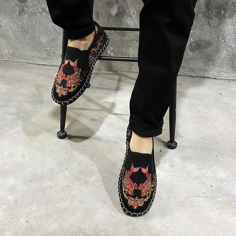 Fashion Cloth Shoes Embroidery Flower Social Guy Male Moccasin-Gommino Student Casual Shoes Fashion National Chinese Style 2024