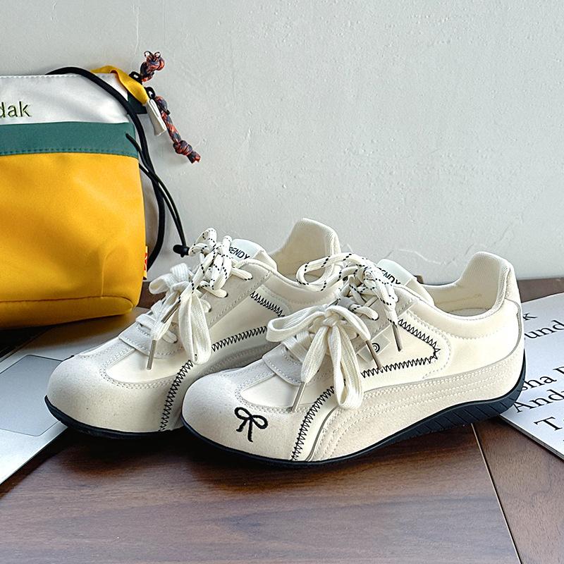 9 niche flat-bottomed women's spring new sports comfortable casual shoes soft soles are easy to wear