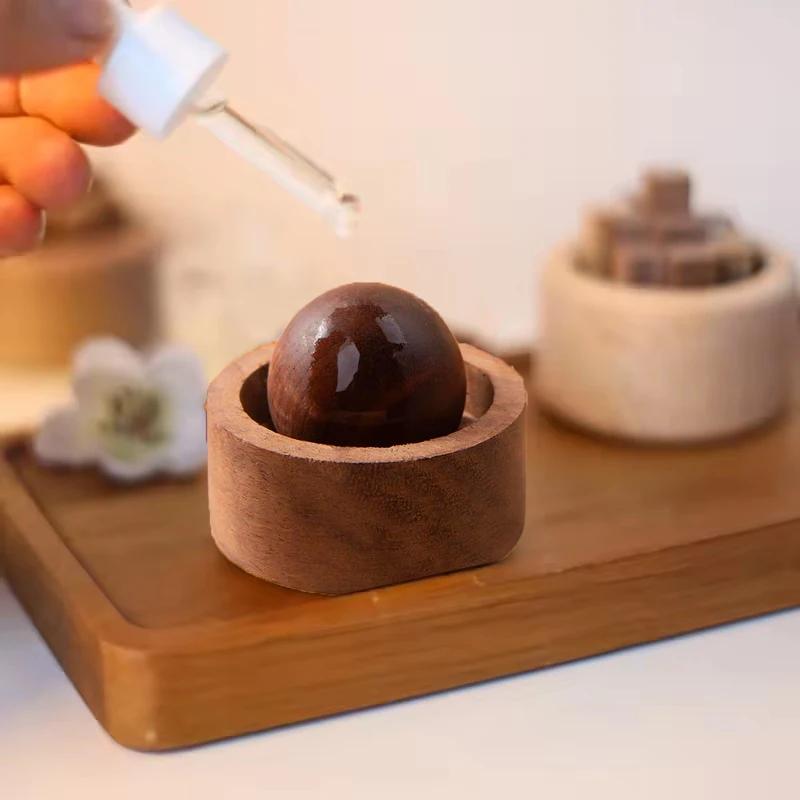 1 Pcs Creative Ornament In The Shape Of A Sphere For Diffusing The Fragrance Of Aromatherapy Black Walnut Car Diffuser Wood