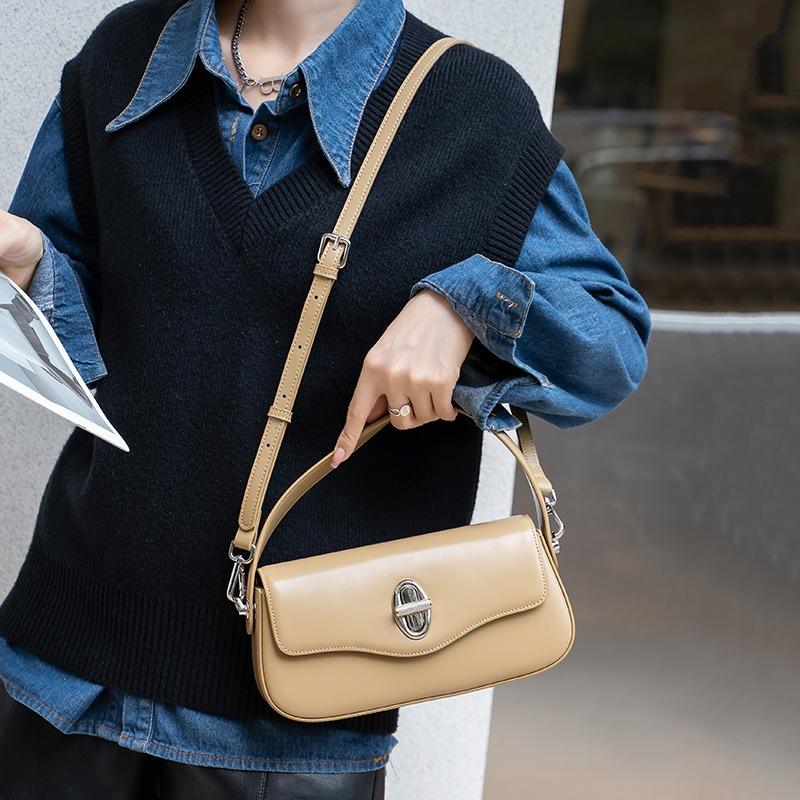 Niche Design Bag, New Crescent Moon Baguette Bag, Genuine Leather Women's Bag, Fashionable Shoulder Messenger Bag, Fashionable.