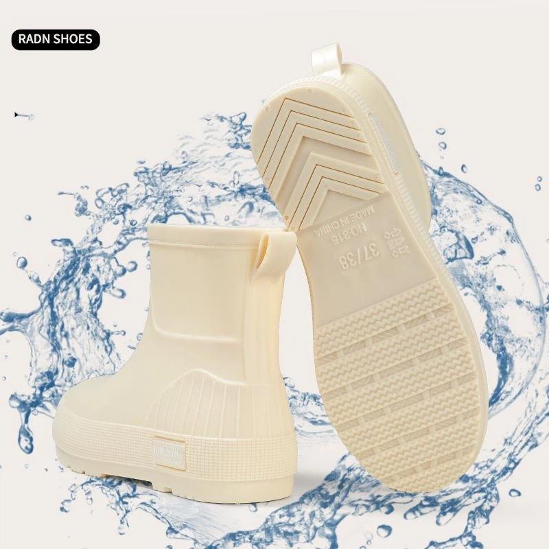 

Модні жіночі вуличні водонепроникні дощові черевики середньої довжини з протиковзкою підошвою, стійкі до стирання 41-42 білий