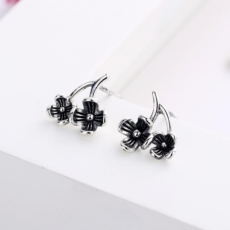 New Chinese Silver Stud Earrings Female Personality Literary And Retro Black Three-Dimensional Flower Sweet And Cool Student Ear Jewelry