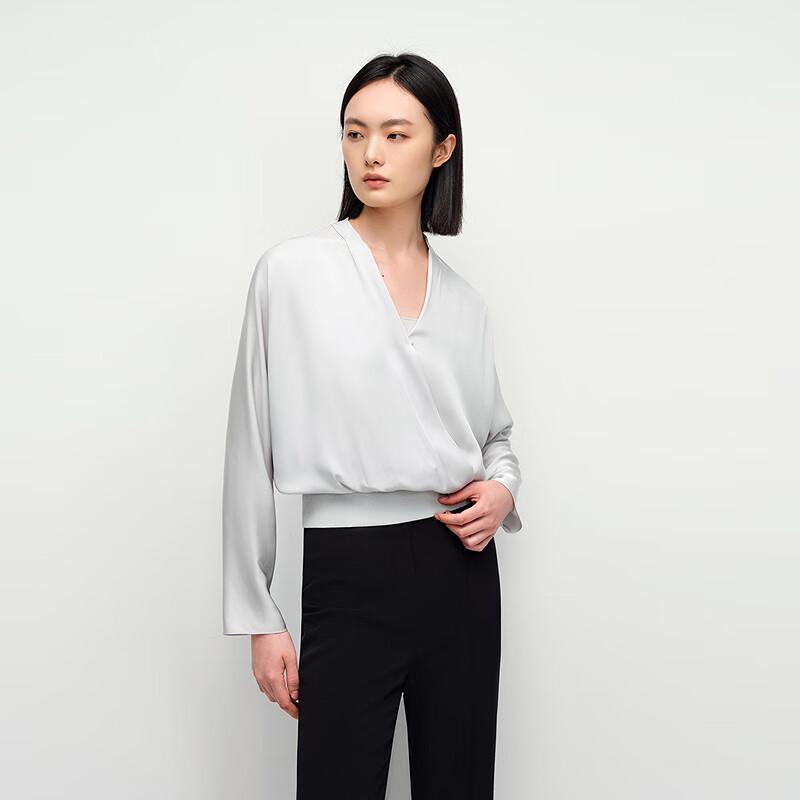 OVVOVV Women s Overlap V-Neck Satin Blouse M