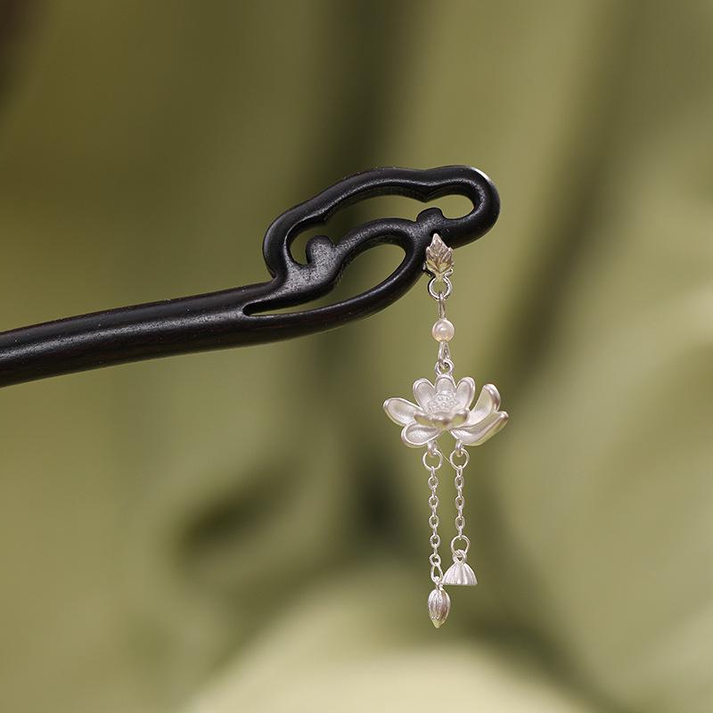 "Auspicious Lotus Cloud Sandalwood Hairpin: Ancient Chinese Style Hanfu Headdress for Women"