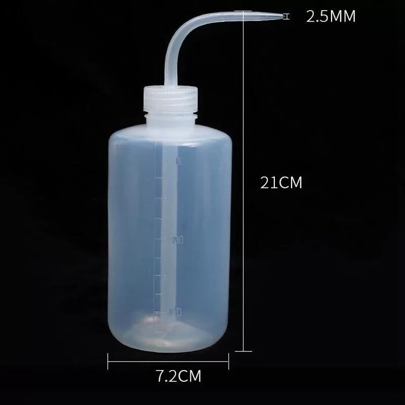 Chunhe 500ml Squeeze Wash Bottle with Curved Spout