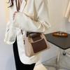 Pu Small Square Shoulder Bag For Casual Daily Use With Zipper Closure And Retro Style
