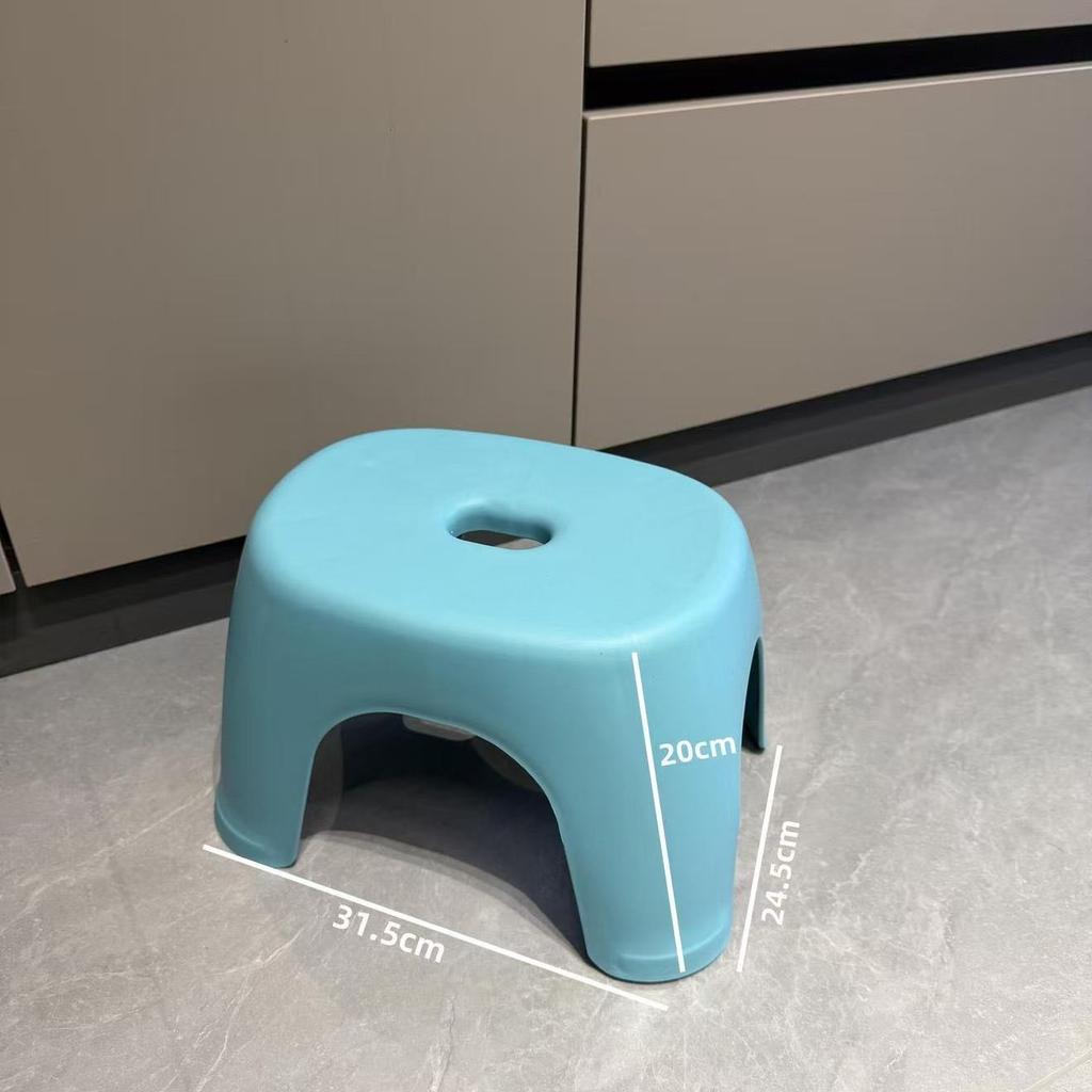 Sgabello basso robusto in plastica spessa per uso domestico, sgabello impilabile resistente per bambini, sgabello poggiapiedi per doccia da bagno, WC, cambio scarpe