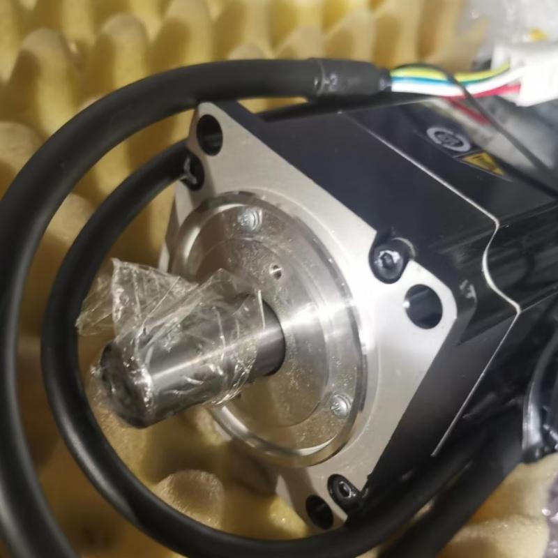 

Qianwen SGMMS Series Servo Motor CN plug (adapter included)