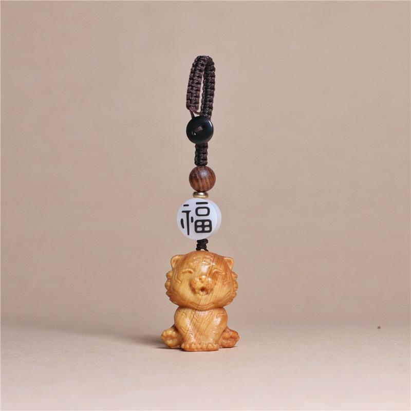 Thuja Twelve Zodiac Carving Wooden Pendant Chinese Zodiac Wood Carving Figurines Bag Decoration Gifts for Family Couple