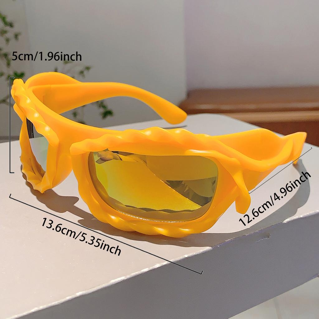 Y2K Trends Black Travel Sunglasses Women Stylish Mirror Punk Shades New in Popular Hippop Ladies Decor Party Sun Glasses