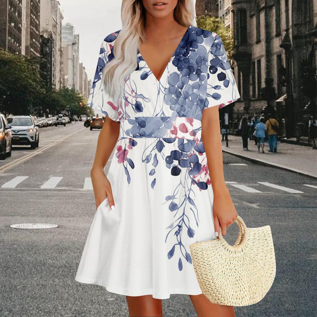 A Summer Short-sleeved Casual V-neck Floral Pocket Dress For Women