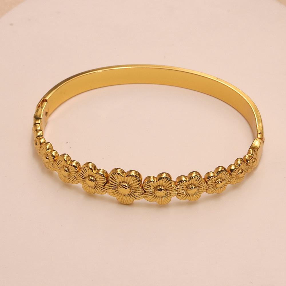

Elegant Gold-Plated Flower Chain Bracelet Luxury Honeycomb Design High-Quality Stainless Steel Fashion Zircon for Women 58-60mm
