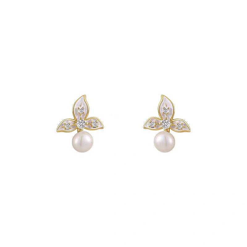 Light Luxury Camellia Design Stud Earrings Women's Fashion Pearl Earrings Without Ear Clips Versatile Mosquito Coil Disc Earrings