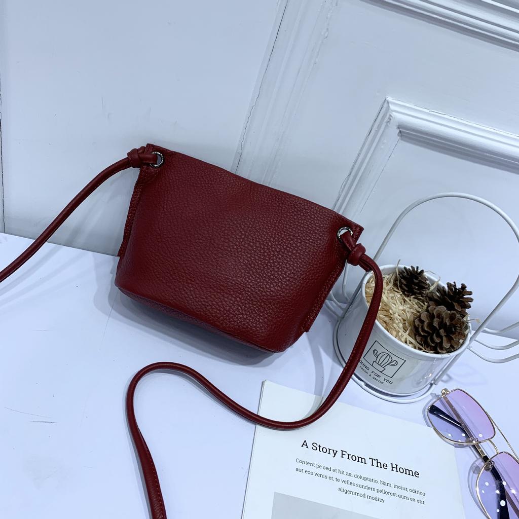 Cowhide Niche Design Women's High-end Shoulder Messenger Bag Fashionable and Simple Versatile Bucket Bag