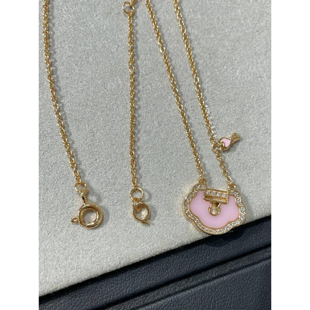 

V Gold Book Small Red Lock Ruyi Key Necklace Women s Diamond Agate Collarbone Chain Versatile Light Luxury V Gold