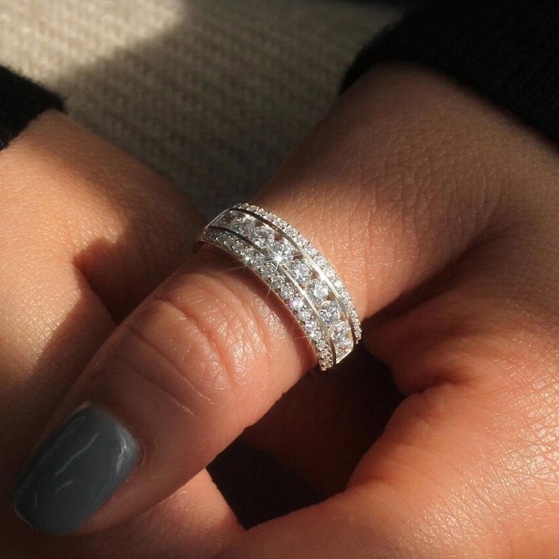 Stylish Lady Silver Color Finger Ring with Bright Zirconia Female Fashion Wedding Band Accessories Women Jewelry Gift