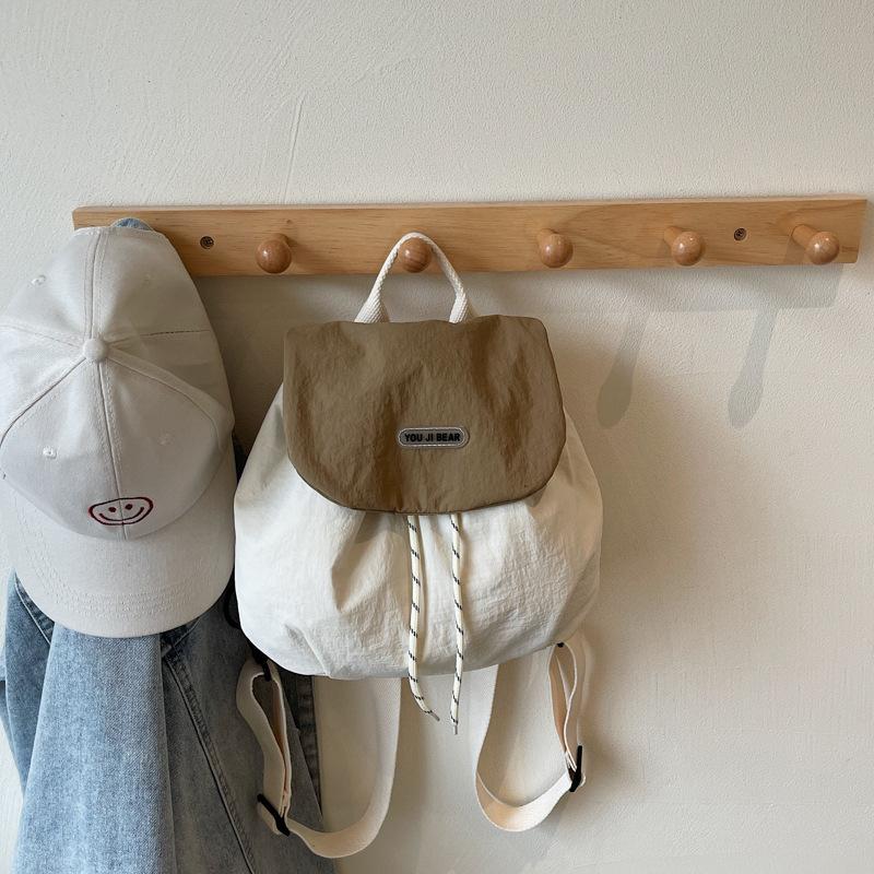 Fashionable Backpack, Large Capacity, Light and Casual