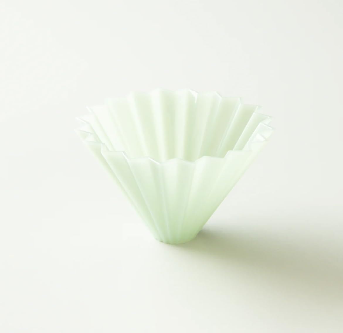 

ORIGAMI Air Medium Dripper (Medium, 3-4 cups) | Made in Japan Resin Origami Air Dripper (Matte Green)