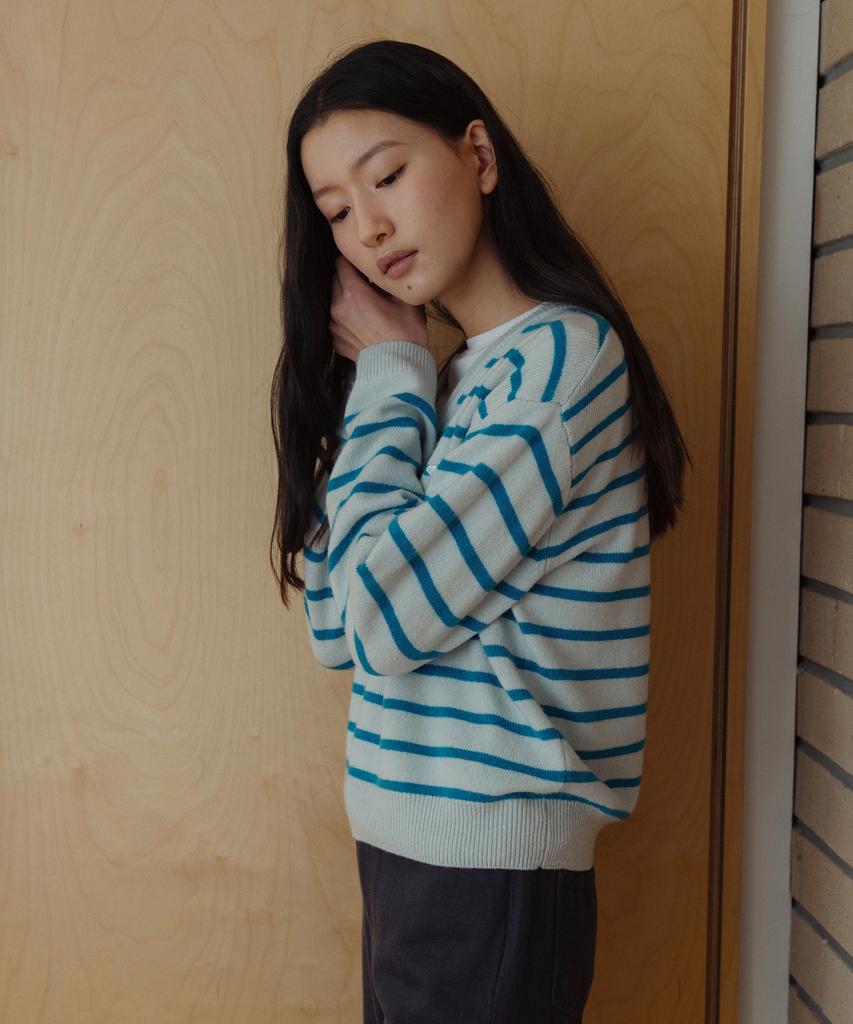 LAMINEZ Mono Stripe V-Neck Knit - Blue